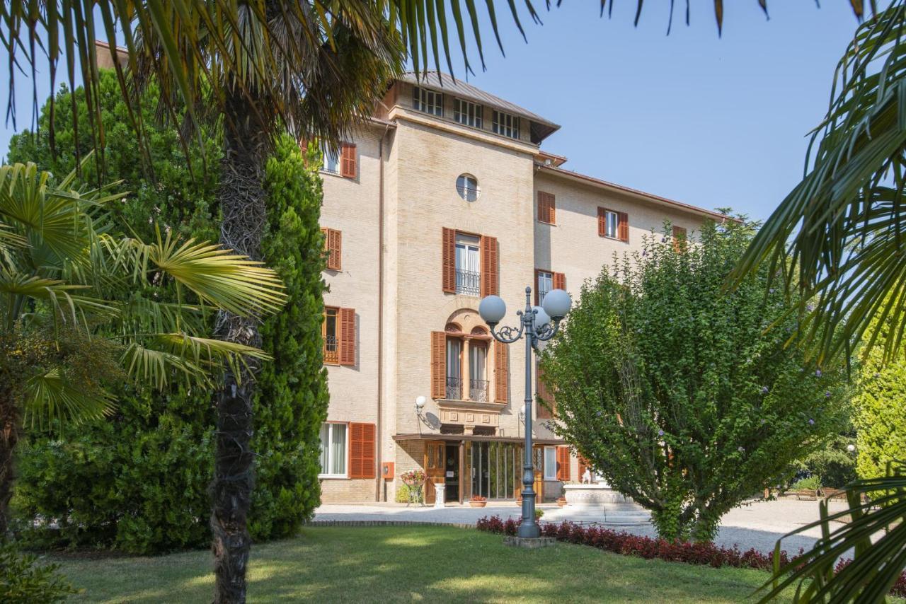 Hotel Villa Quiete Montecassiano Esterno foto